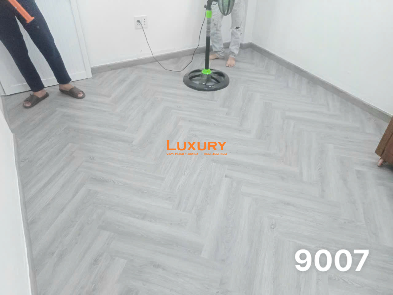 Sàn nhựa hèm khóa lắp kiểu xương cá