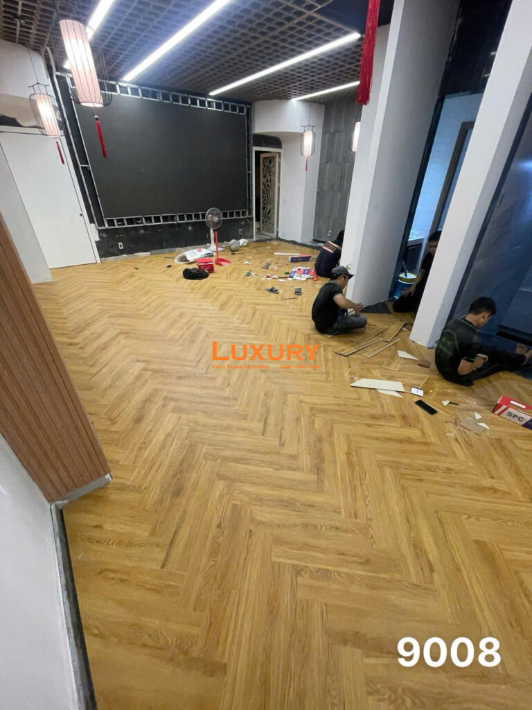 Sàn nhựa hèm khóa lắp kiểu xương cá