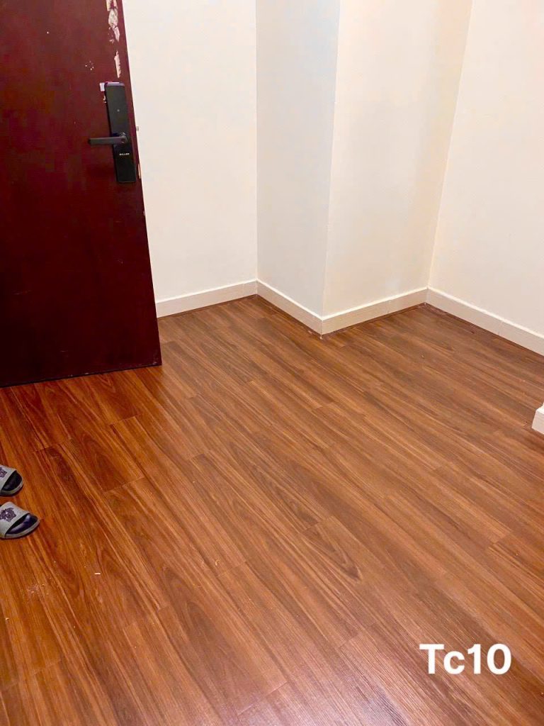 Sàn nhựa vân gỗ bóc dán