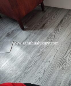 Sàn nhựa giả gỗ bóc dán có keo sẵn