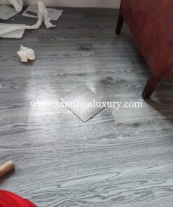 Sàn nhựa giả gỗ bóc dán có keo sẵn
