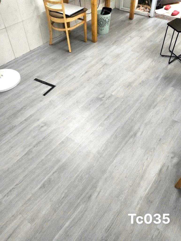 Sàn nhựa vân gỗ bóc dán