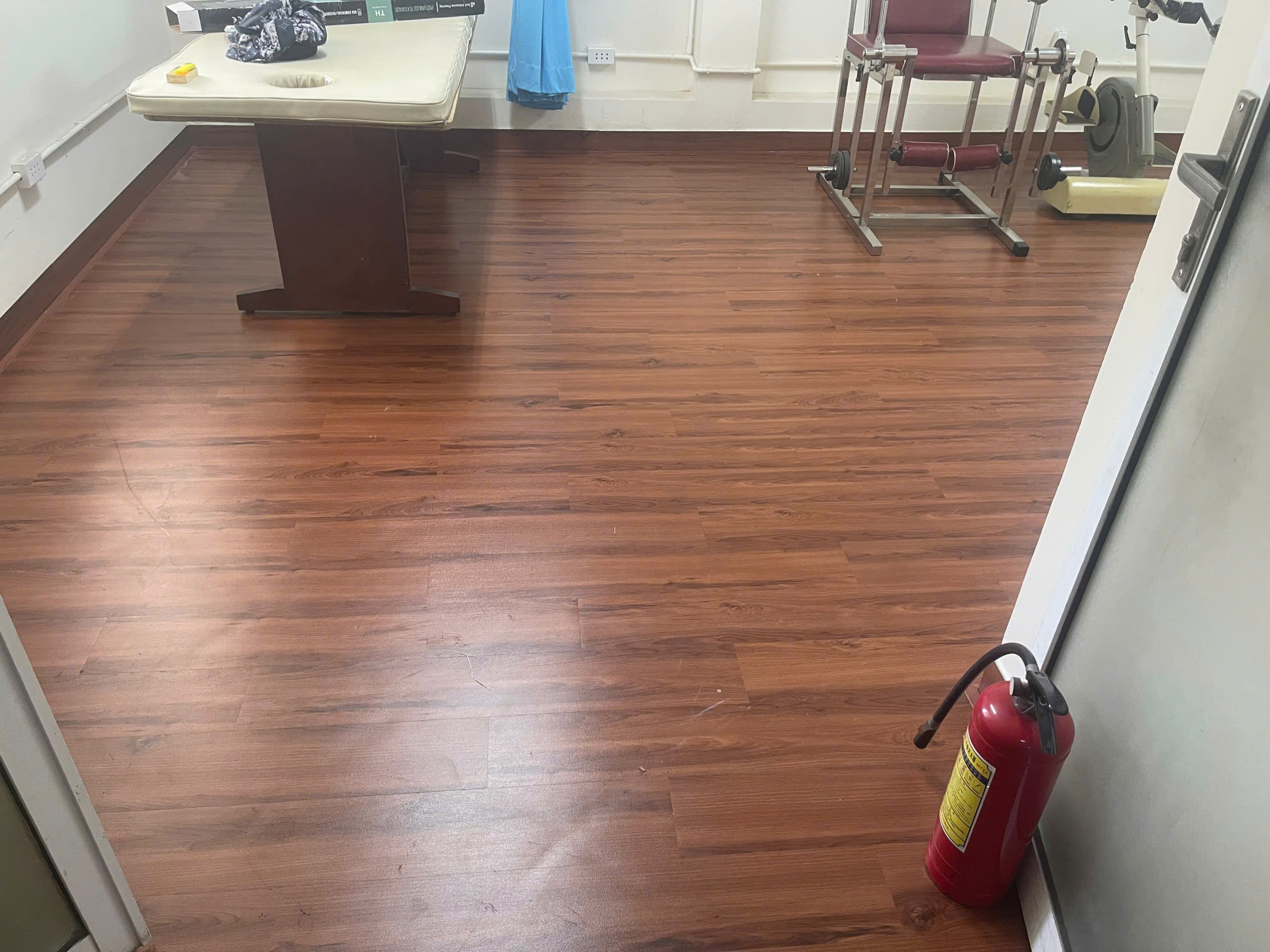 Công trình Sàn Nhựa Giả Gỗ Có Keo Sẵn 1.6mm – Mã T010 3