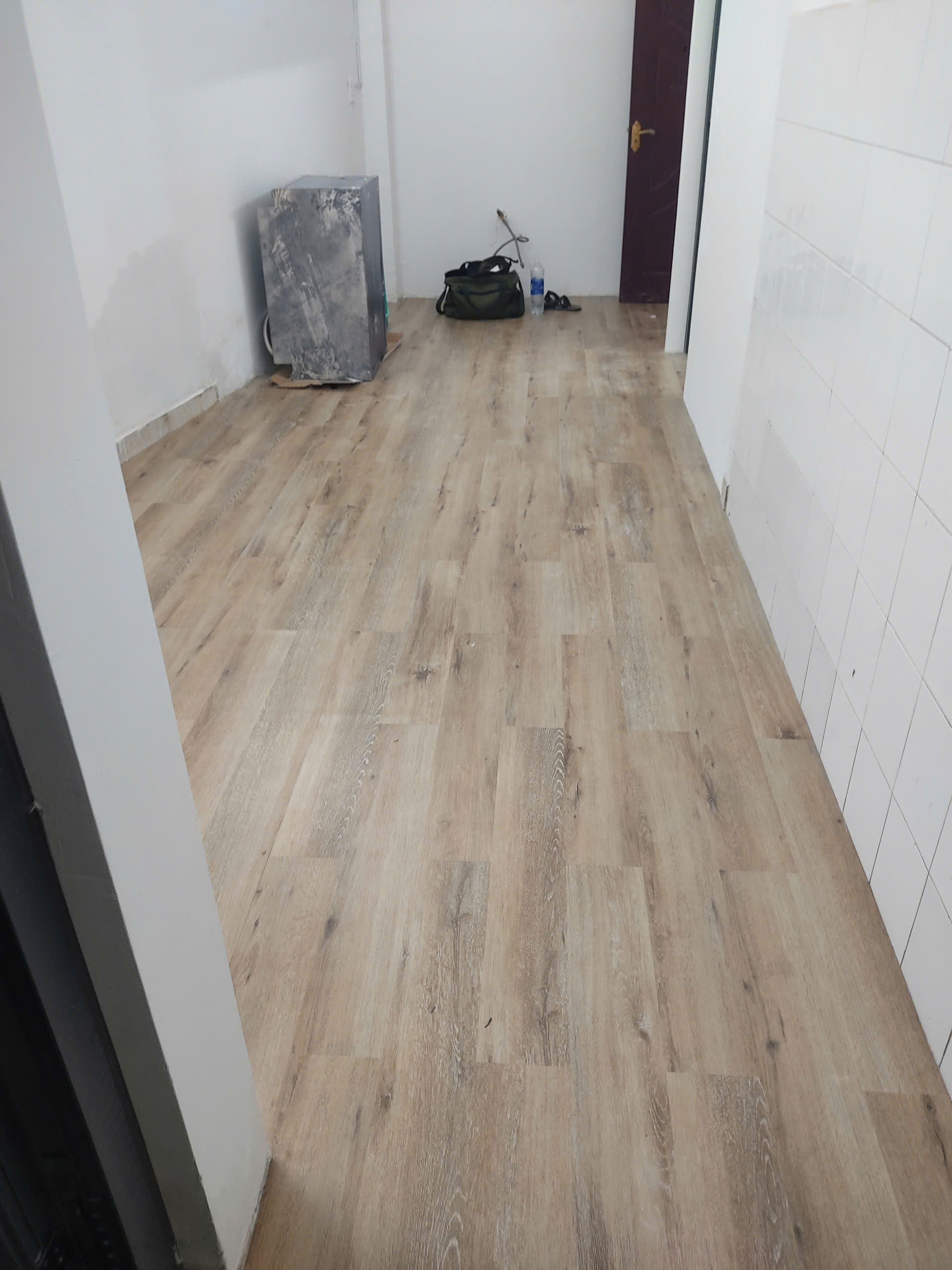 Công trình Sàn Nhựa Giả Gỗ Có Keo Sẵn 1.6mm – Mã T022 1